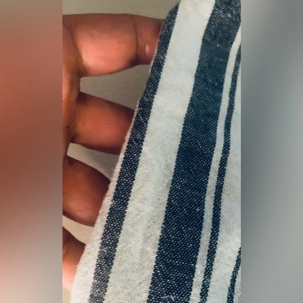 Roxy Women’s Navy and White Striped Dress, XL
85% Cotton, 15 Linen - Picture 8 of 15